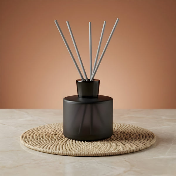 Flacon diffuseur Karma noir mat - 100 ml détail vue alternative artisanat fabrication maison Terre de Bougies