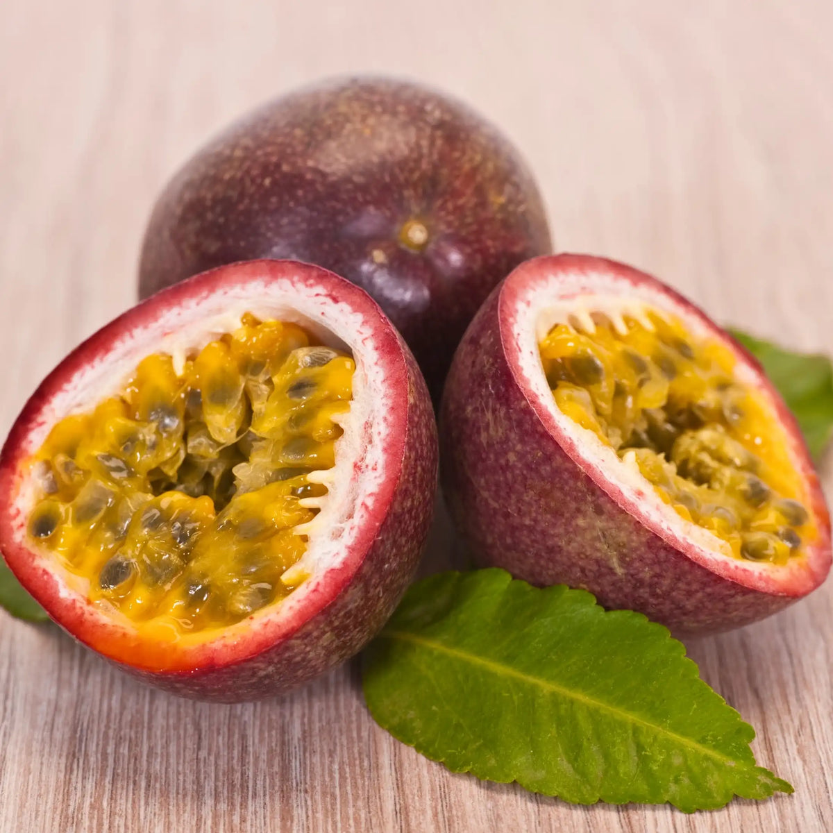 Fruit de la passion parfum fruité de Grasse pour bougies fondants et diffuseurs