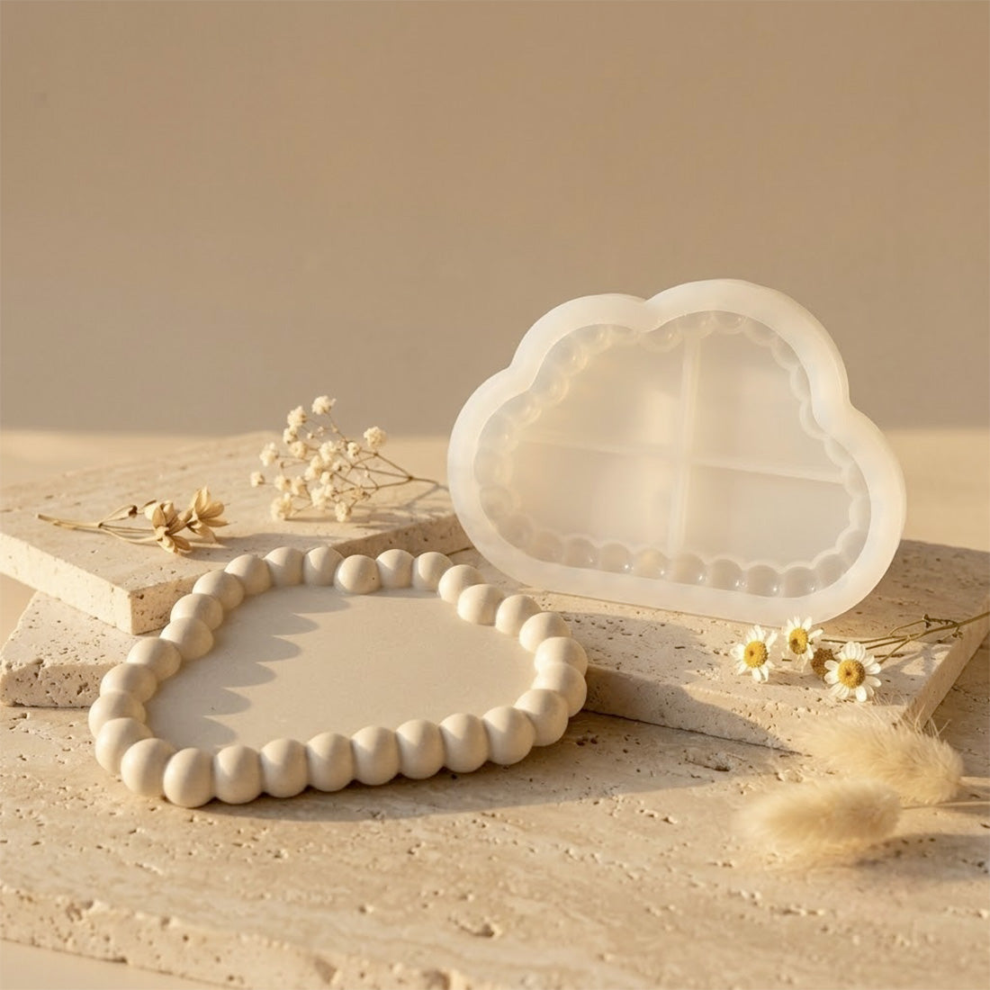 Moule en silicone Plateau bubble nuage et son plateau démoulé perlé